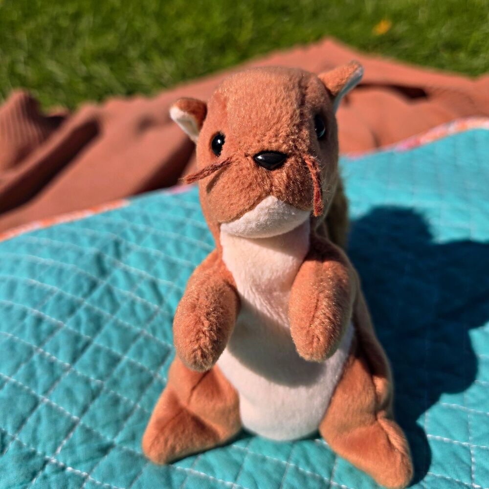 Ty Beanie Babies Nuts Squirrel Plush Stuffed Animal 1998 Vintage